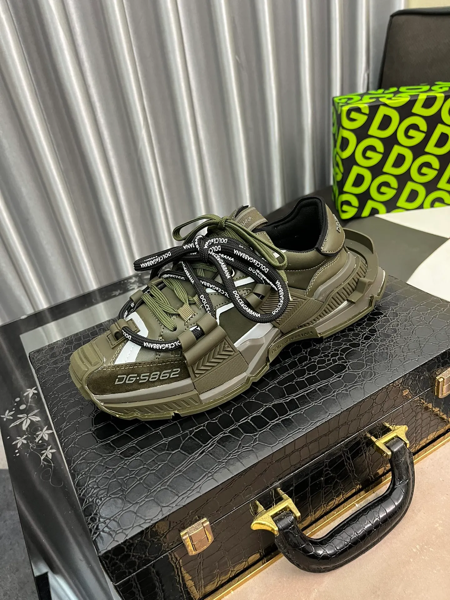 Ex-factory price 680⌚️⌚️[DG] The latest official website casual, men's shoes original quality imported first-layer cowhide stitching ➕Yangli [Proud] In terms of materials and workmanship, it beats all versions on the market 💕Highest quality shipments Real photos, imported fabrics highlight the unique charm of the brand 😘The shoelaces are also original custom-made 👻Classic lace-up shoes, very comfortable on the feet, size 38-46